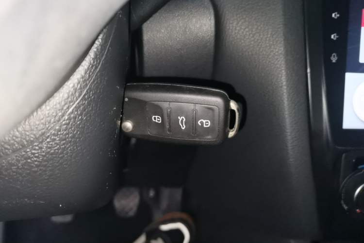 Used Volkswagen Sagitar 2014 Revised Version 1.6L Manual Leading Edition Vehicle Key