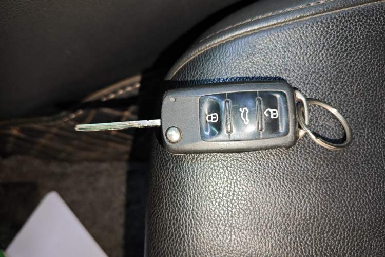 Used Volkswagen Sagitar 2014 1.4TSI Automatic Luxury Model Vehicle Key