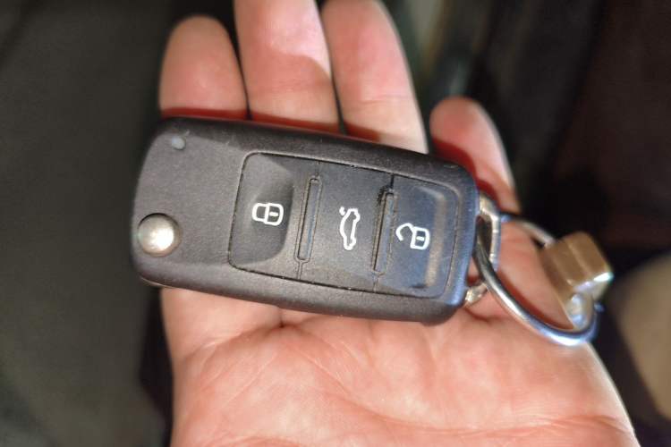 Used Volkswagen Sagitar 2014 1.6L Automatic Comfort Model Vehicle Key