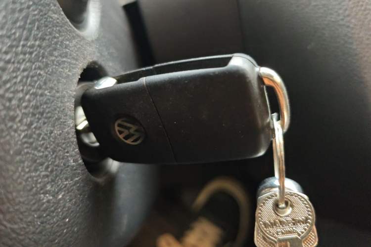 Used Volkswagen Sagitar 2014 1.6L Manual Comfort Model Vehicle Key