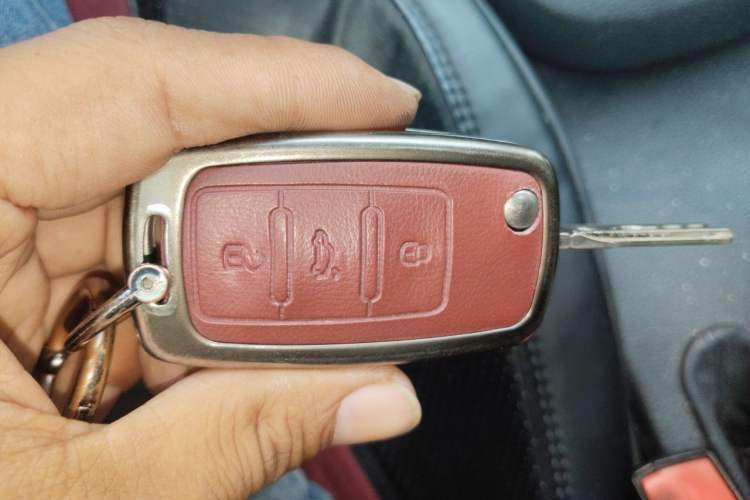 Used Volkswagen Sagitar 2014 1.6L Automatic Comfort Model Vehicle Key
