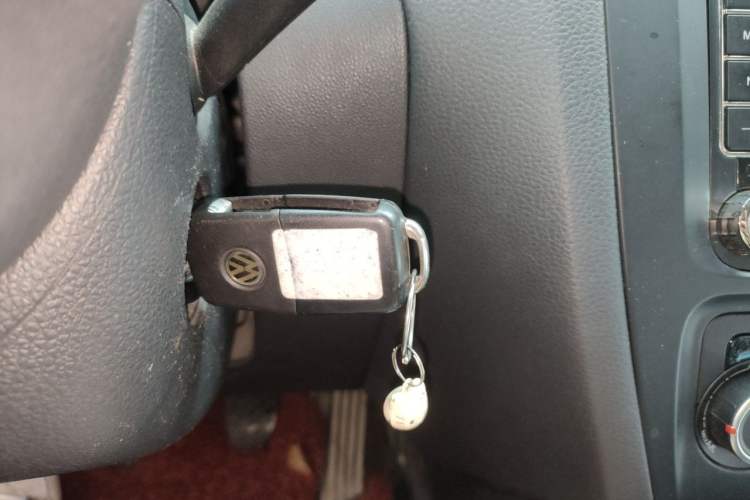 Used Volkswagen Sagitar 2014 1.6L Manual Comfort Model Vehicle Key