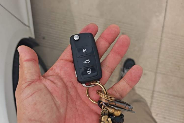 Used Volkswagen Sagitar 2014 Revised Version 1.6L Automatic Comfort Edition Vehicle Key