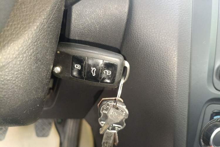 Used Volkswagen Sagitar 2014 Revised Version 1.6L Manual Comfort Edition Vehicle Key