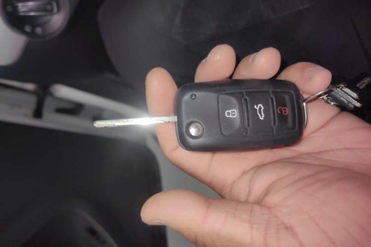 Used Volkswagen Sagitar 2014 Revised Version 1.4TSI Automatic Luxury Edition Vehicle Key