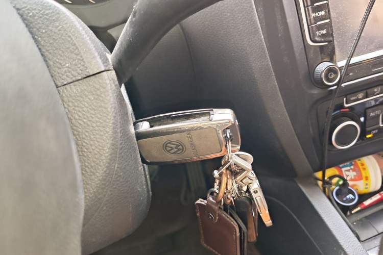 Used Volkswagen Sagitar 2014 1.4TSI BlueMotion Edition Vehicle Key
