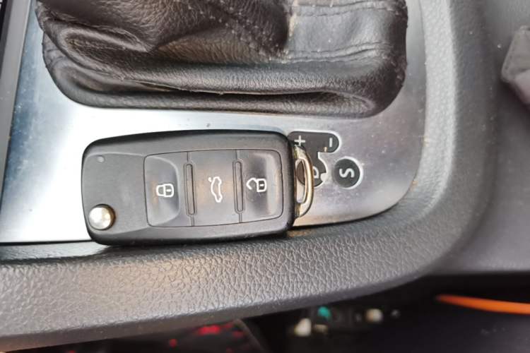 Used Volkswagen Sagitar 2014 Revised Version 1.6L Automatic Leading Edition Vehicle Key