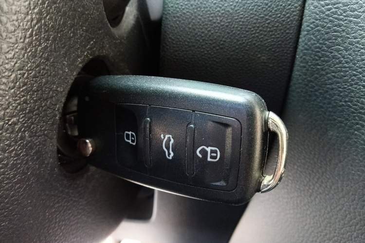 Used Volkswagen Sagitar 2014 Revised Version 1.6L Manual Comfort Edition Vehicle Key