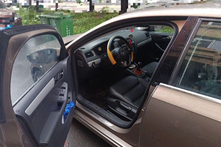 Used Volkswagen Sagitar 2014 1.6L Manual Comfort Model Driver Seat