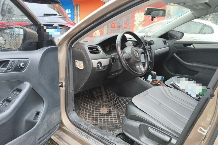 Used Volkswagen Sagitar 2014 Revised Version 1.6L Automatic Comfort Edition Driver Seat