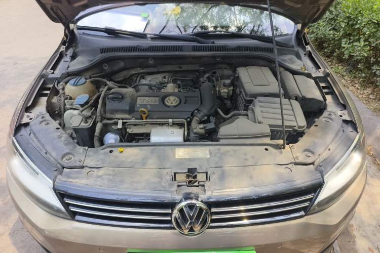 Used Volkswagen Sagitar 2014 Revised Version 1.4TSI Automatic Luxury Edition Engine Bay