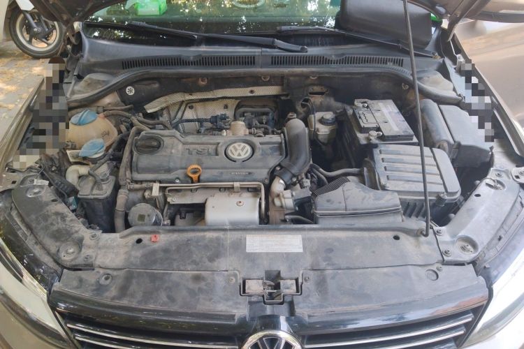 Used Volkswagen Sagitar 2014 Revised Version 1.4TSI Manual Luxury Edition Engine Bay