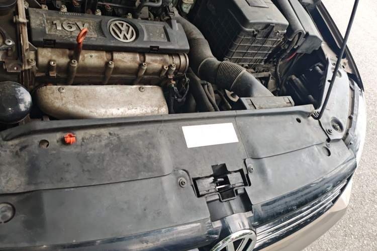 Used Volkswagen Sagitar 2014 1.6L Automatic Comfort Model Engine Bay