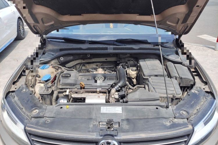 Used Volkswagen Sagitar 2014 Revised Version 1.4TSI Automatic Luxury Edition Engine Bay