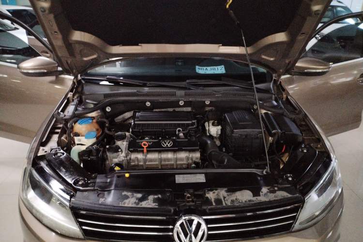 Used Volkswagen Sagitar 2014 Revised Version 1.6L Automatic Leading Edition Engine Bay
