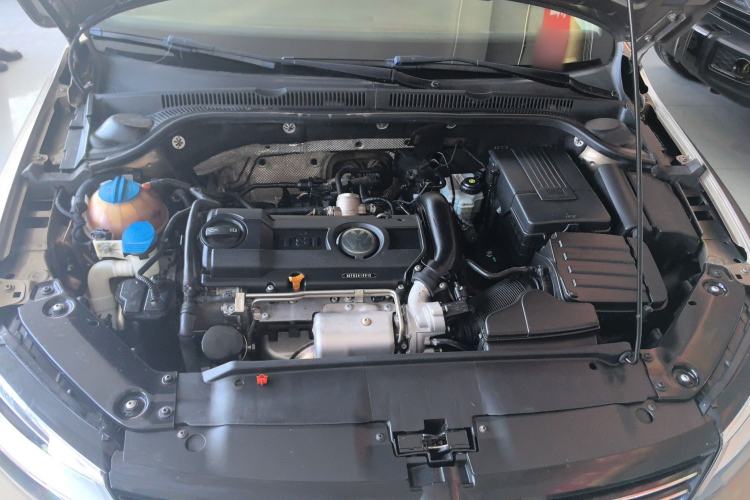 Used Volkswagen Sagitar 2014 Revised Version 1.4TSI Automatic Luxury Edition Engine Bay