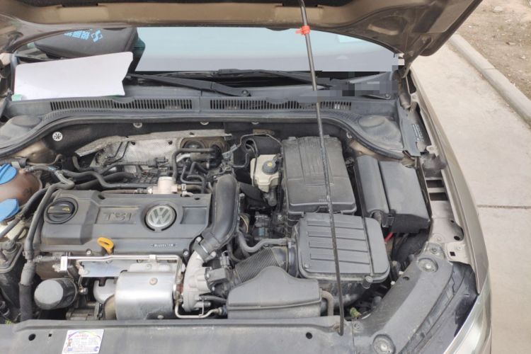 Used Volkswagen Sagitar 2014 Revised Version 1.4TSI Automatic Luxury Edition Engine Bay Left
