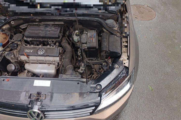 Used Volkswagen Sagitar 2014 1.6L Manual Comfort Model Engine Bay Left