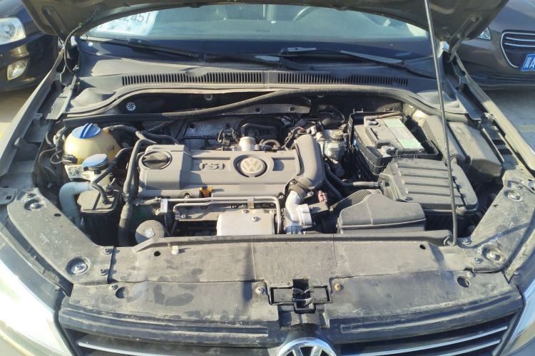 Used Volkswagen Sagitar 2014 1.4TSI Automatic Luxury Model Engine Bay