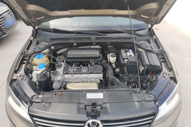 Used Volkswagen Sagitar 2014 Revised Version 1.6L Manual Comfort Edition Engine Bay