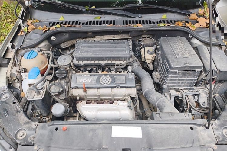 Used Volkswagen Sagitar 2014 1.6L Automatic Comfort Model Engine Bay