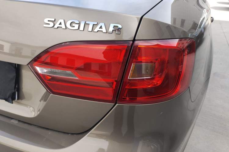 Used Volkswagen Sagitar 2014 Revised Version 1.6L Manual Comfort Edition Exterior 3