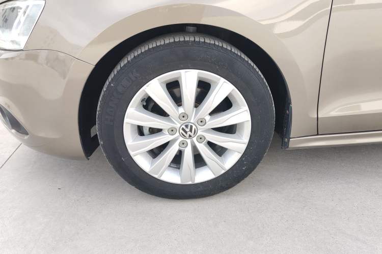 Used Volkswagen Sagitar 2014 Revised Version 1.6L Manual Comfort Edition Exterior 4