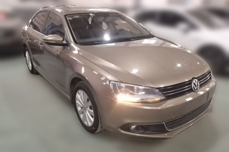 Used Volkswagen Sagitar 2014 Revised Version 1.4TSI Automatic Luxury Edition Front Right 45 Deg