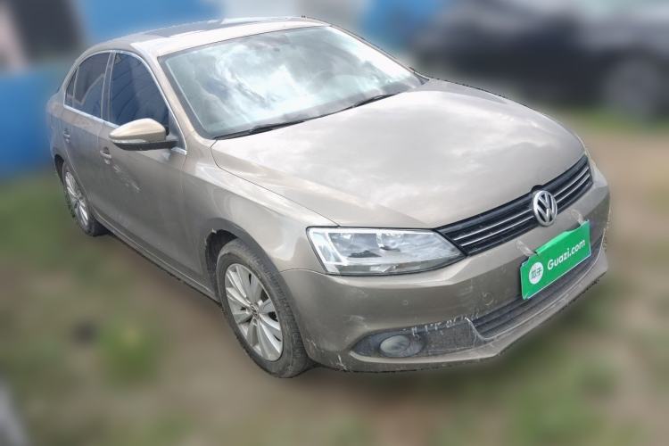 Used Volkswagen Sagitar 2014 1.4TSI Automatic Luxury Model Front Right 45 Deg