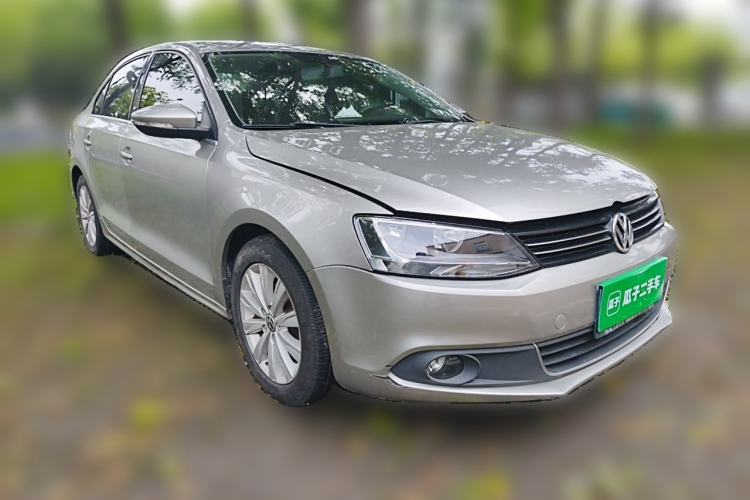 Used Volkswagen Sagitar 2014 1.6L Automatic Comfort Model Front Right 45 Deg