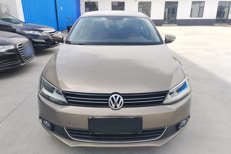 Used Volkswagen Sagitar 2014 Revised Version 1.6L Manual Comfort Edition Front
