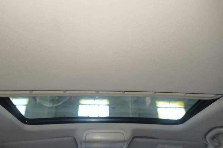 Used Volkswagen Sagitar 2014 Revised Version 1.4TSI Automatic Luxury Edition Headliner