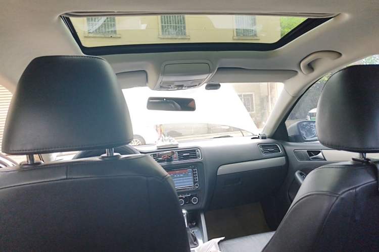 Used Volkswagen Sagitar 2014 1.6L Automatic Comfort Model Headliner