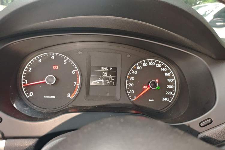 Used Volkswagen Sagitar 2014 1.6L Automatic Comfort Model Instrument Cluster