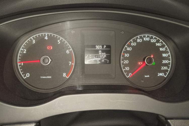 Used Volkswagen Sagitar 2014 Revised Version 1.6L Automatic Comfort Edition Instrument Cluster