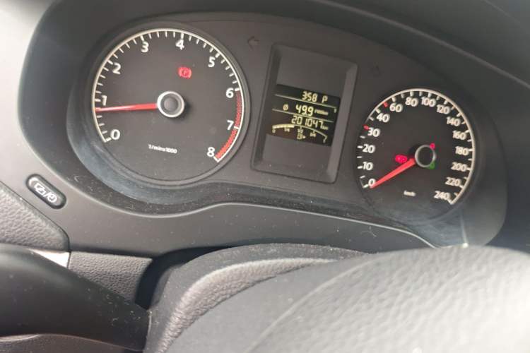 Used Volkswagen Sagitar 2014 1.6L Automatic Comfort Model Instrument Cluster