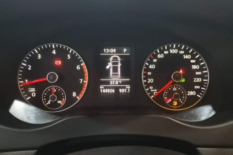 Used Volkswagen Sagitar 2014 Revised Version 1.4TSI Automatic Luxury Edition Instrument Cluster