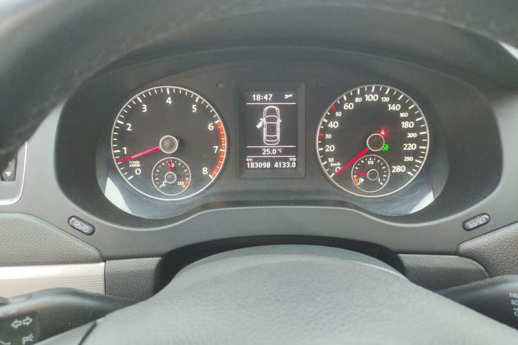 Used Volkswagen Sagitar 2014 Revised Version 1.4TSI Automatic Luxury Edition Instrument Cluster