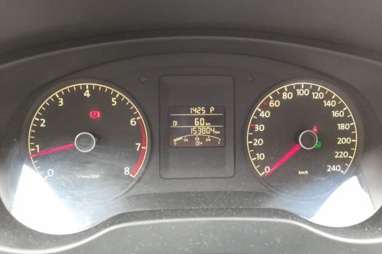 Used Volkswagen Sagitar 2014 Revised Version 1.6L Automatic Comfort Edition Instrument Cluster