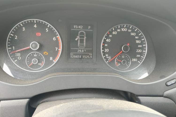 Used Volkswagen Sagitar 2014 1.4TSI Automatic Luxury Model Instrument Cluster