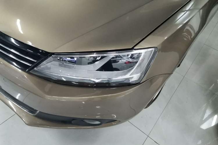 Used Volkswagen Sagitar 2014 1.4TSI Automatic Luxury Model Left Front Headlight