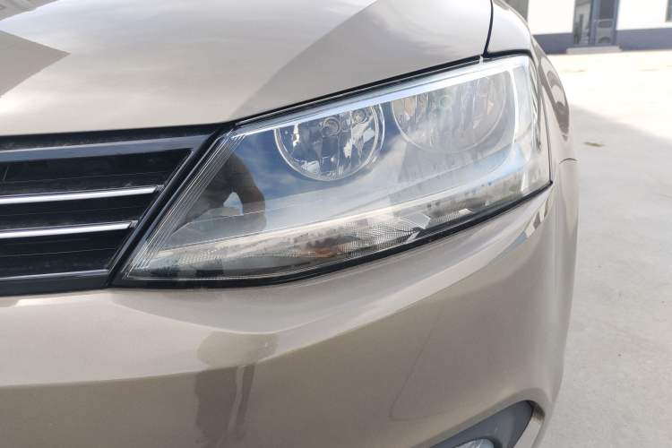Used Volkswagen Sagitar 2014 Revised Version 1.6L Manual Comfort Edition Left Front Headlight