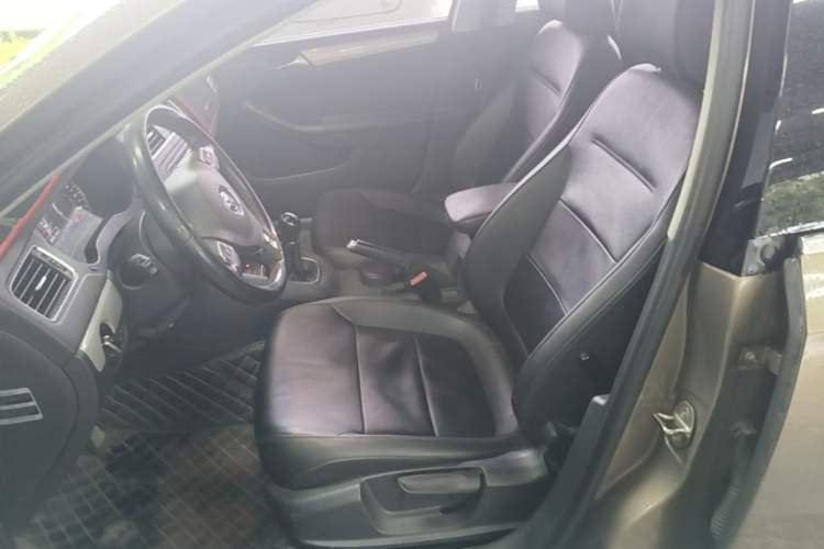 Used Volkswagen Sagitar 2014 Revised Version 1.4TSI Manual Luxury Edition Left Front Seat