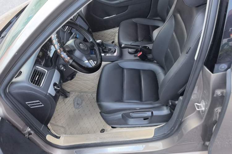 Used Volkswagen Sagitar 2014 Revised Version 1.6L Automatic Comfort Edition Left Front Seat