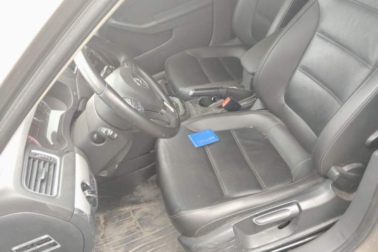 Used Volkswagen Sagitar 2014 1.4TSI Automatic Luxury Model Left Front Seat