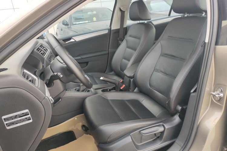 Used Volkswagen Sagitar 2014 Revised Version 1.6L Manual Comfort Edition Left Front Seat