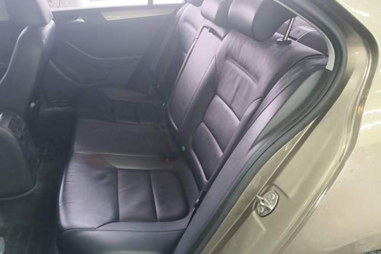 Used Volkswagen Sagitar 2014 Revised Version 1.4TSI Manual Luxury Edition Left Rear Seat