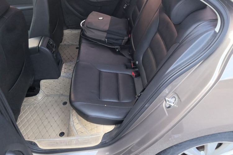 Used Volkswagen Sagitar 2014 Revised Version 1.6L Automatic Comfort Edition Left Rear Seat