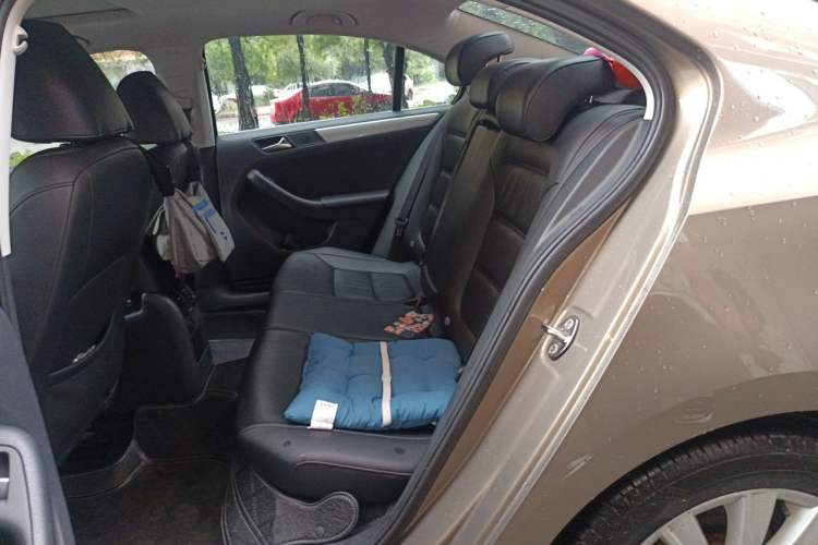 Used Volkswagen Sagitar 2014 1.6L Manual Comfort Model Left Rear Seat