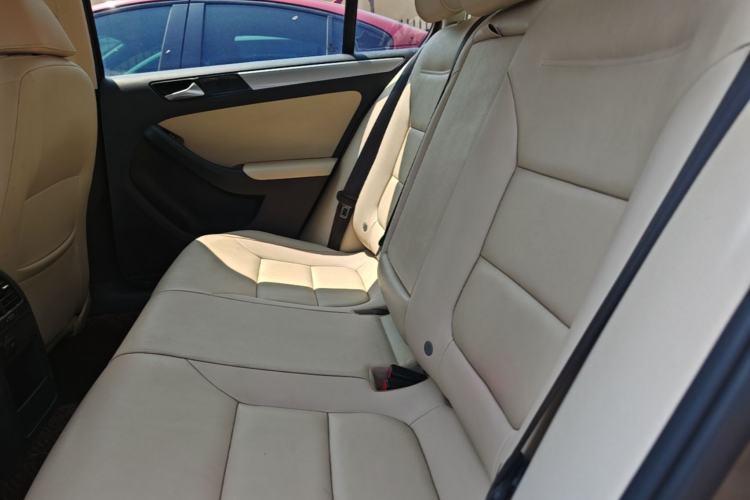 Used Volkswagen Sagitar 2014 Revised Version 1.6L Automatic Comfort Edition Left Rear Seat